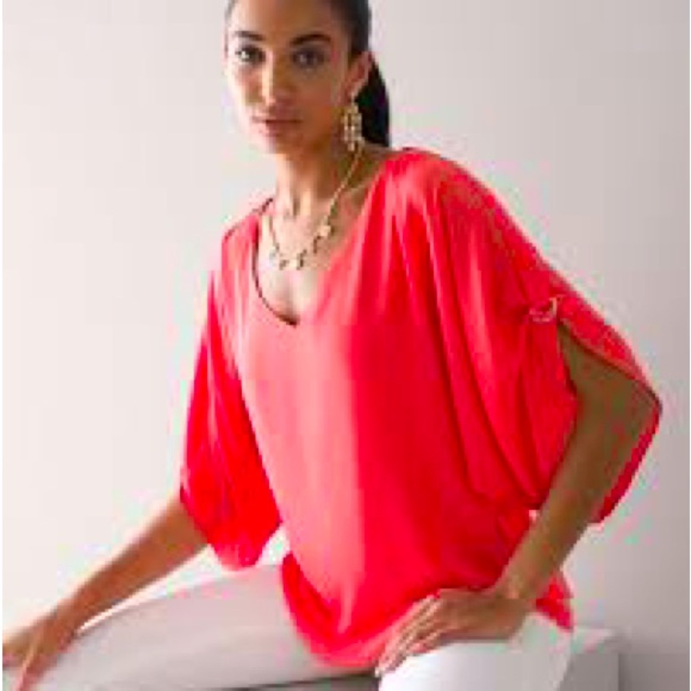 NWT White House black market vneck kimono sleeve top in Rose Flare